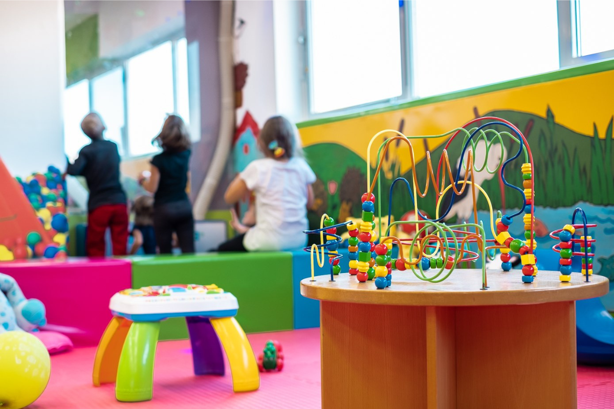 Építs, játssz, fedezz fel! – Gyermekfelügyelet a KÖLYÖKPARK játszóház csapatával